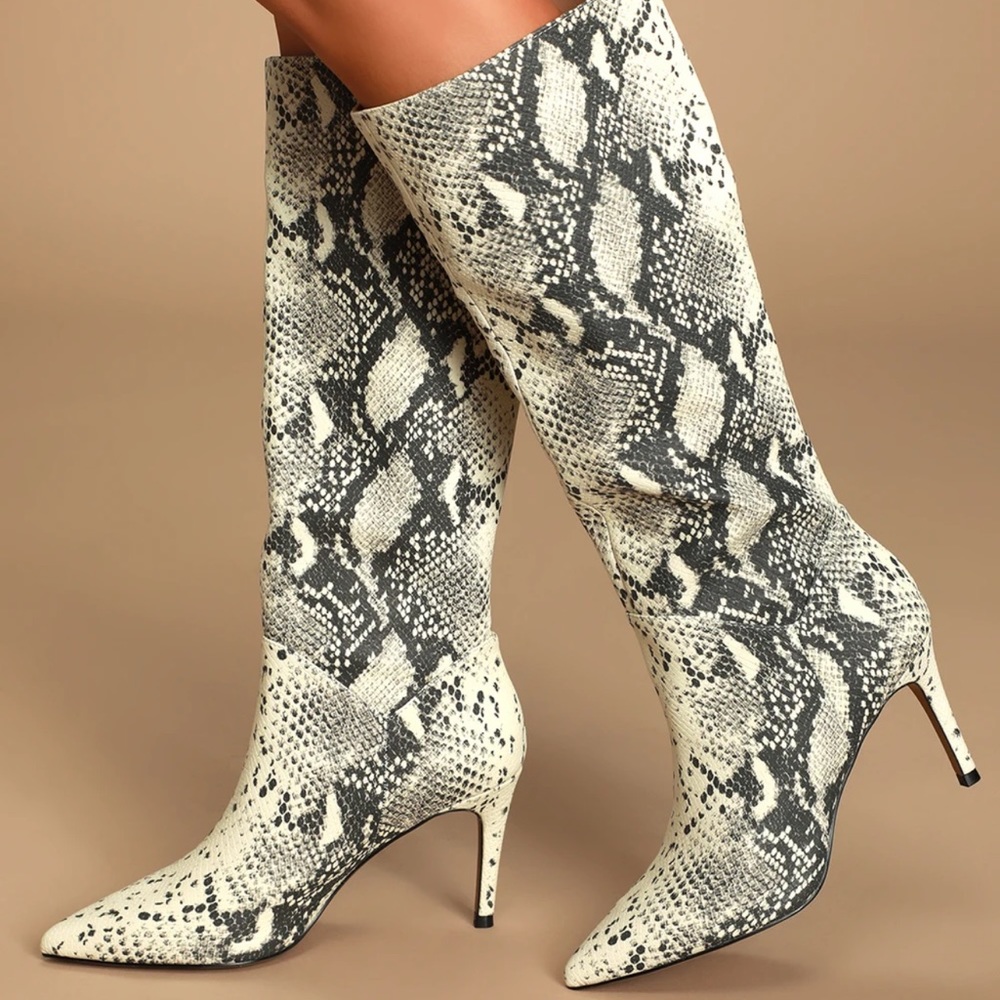 Steve Madden White and Gray Snake-Print Knee Boots - NO BOX - Picture 3 of 11